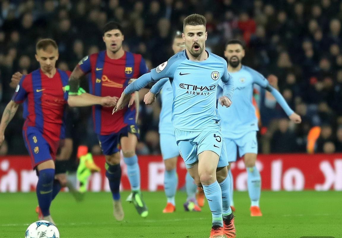 西甲英超曼城热刺西甲巴萨马竞意甲米兰德比德甲拜仁慕尼黑：欧洲足坛关键对决前瞻